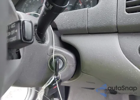 2004 Toyota Camry Le из США, поврежденный, VIN 4T1BE32KX4U934154